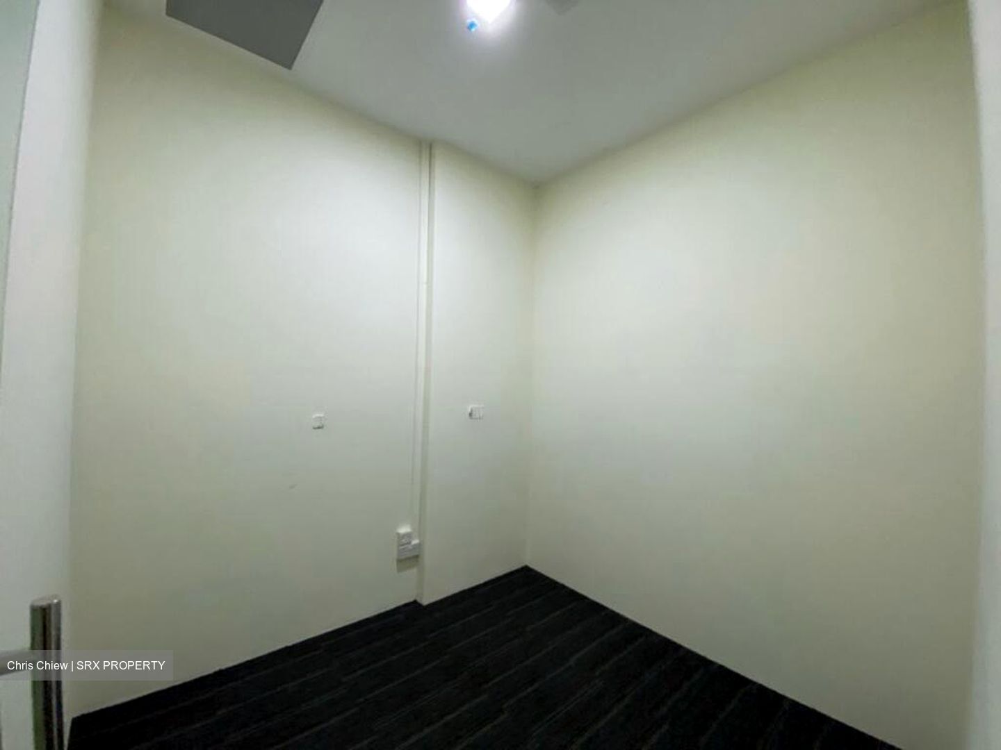Sbf Center (D1), Office #524783241